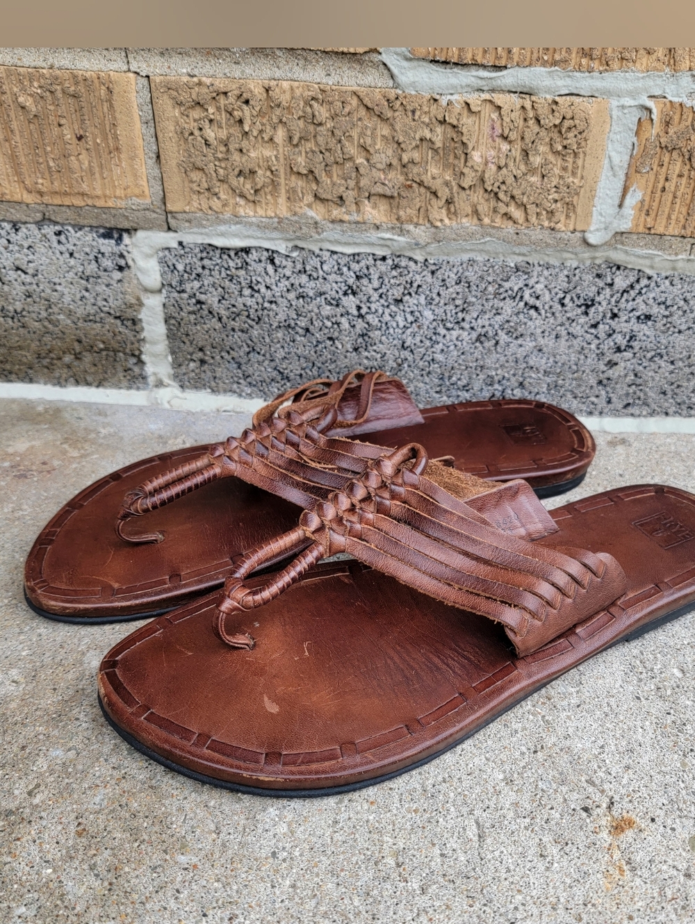 Frye Cognac Brown Leather Braided Thong Flip Flop Sandals 10